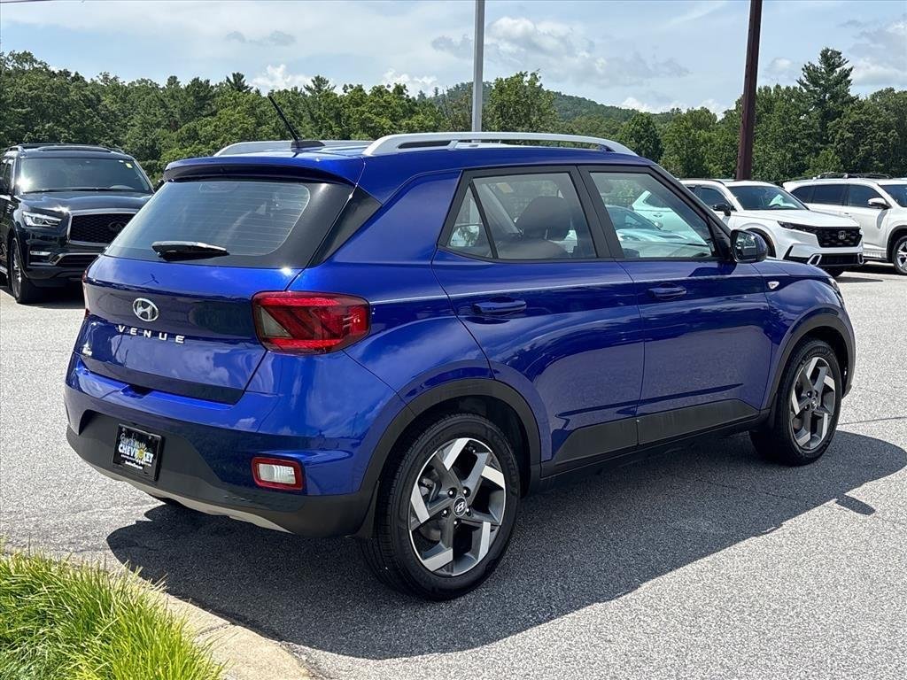 Used 2023 Blue Hyundai Limited image 4