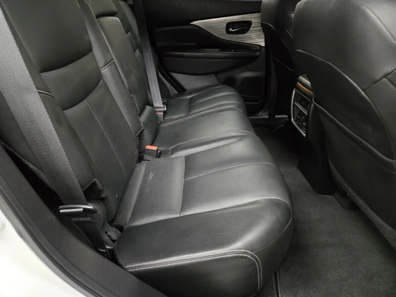 Used 2018 Pearl White Nissan SL image 11
