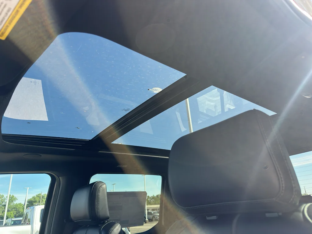 New 2026 Star White Metallic Tri-Coat Ford Platinum® image 32
