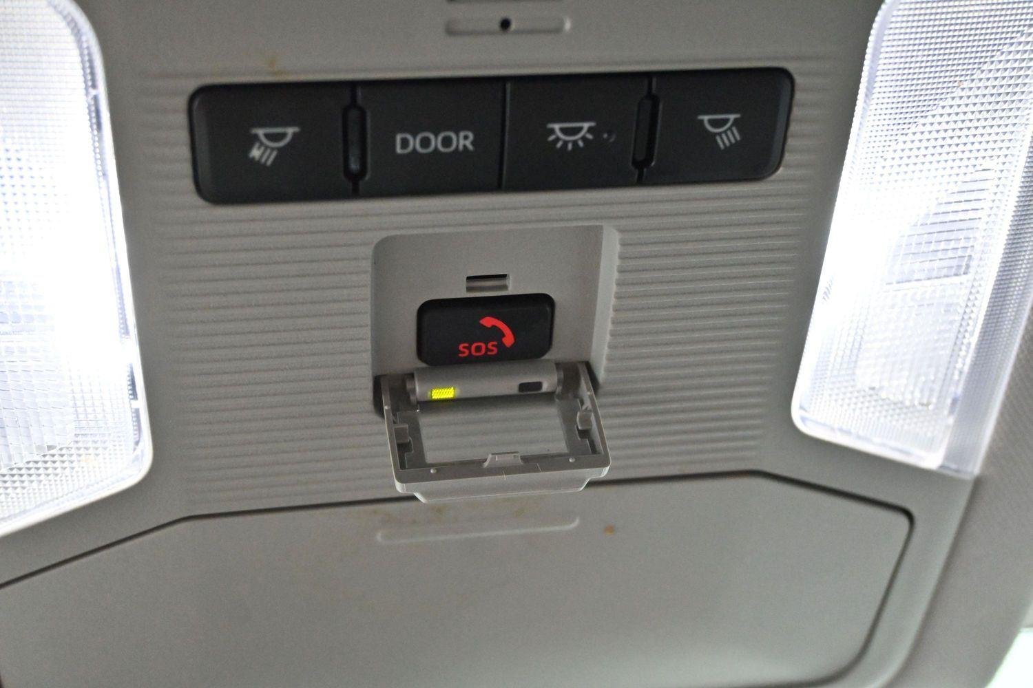 Used 2022 White Toyota XLE image 28