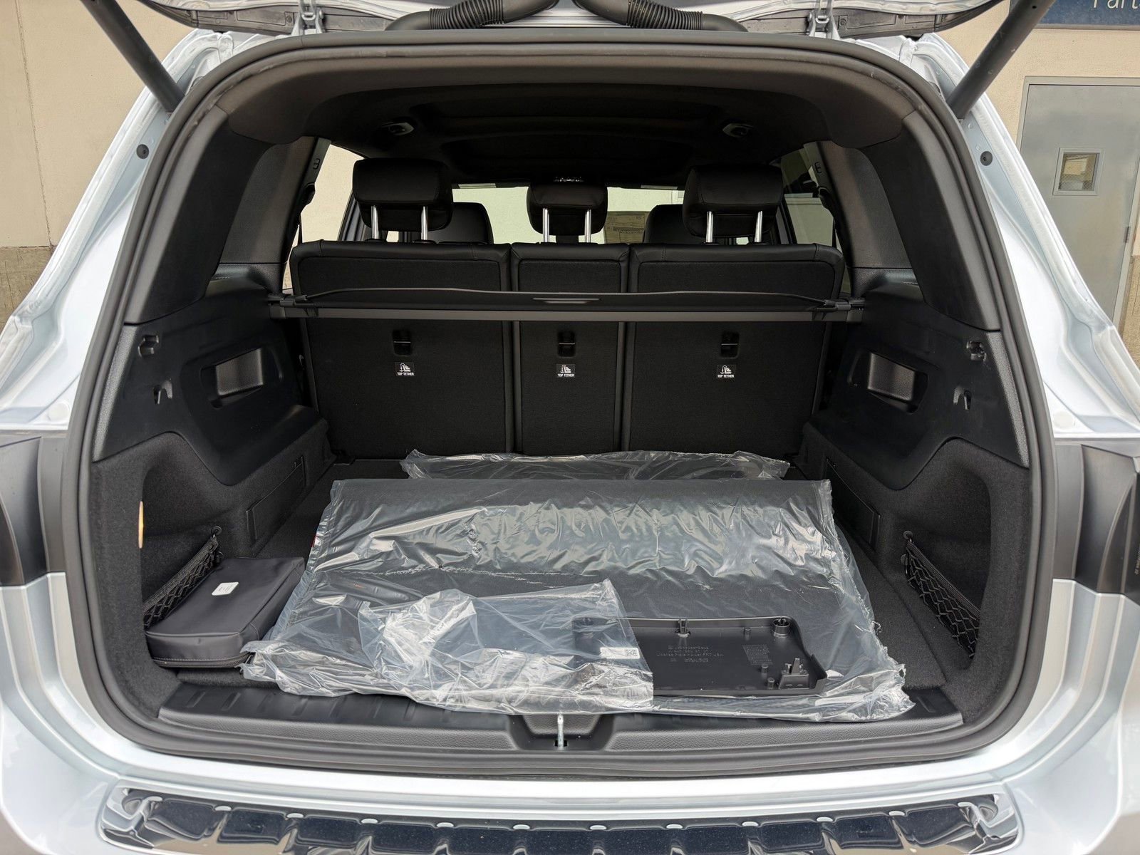 New 2026 Cirrus Silver Metallic Mercedes-Benz GLB 250 image 41