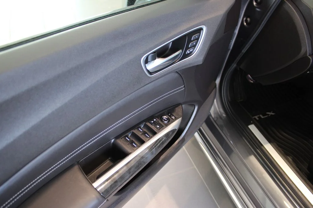 Used 2020  Acura 3.5L Technology Pkg image 30