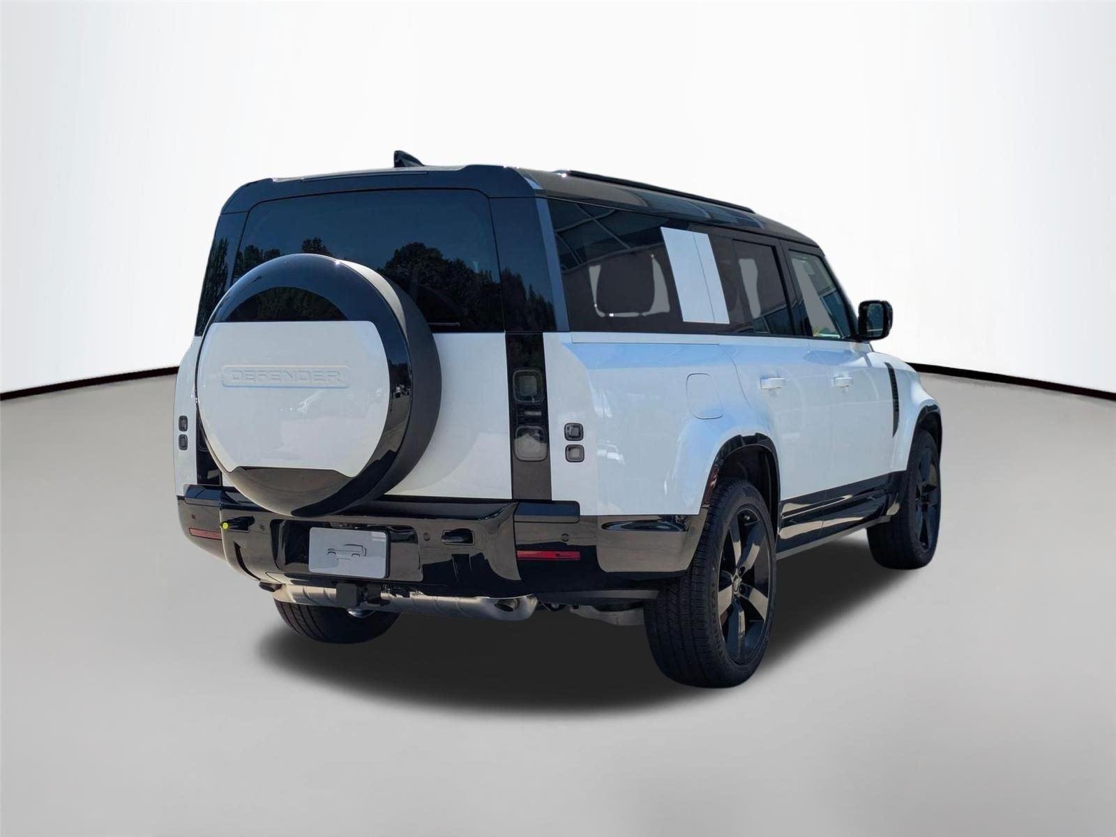 New 2026 Fuji White Land Rover X-Dynamic SE image 5