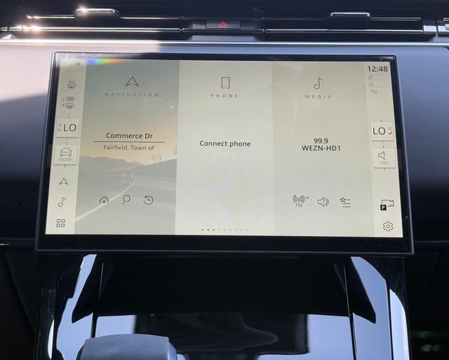 New 2026 Fuji White Land Rover Dynamic SE image 18