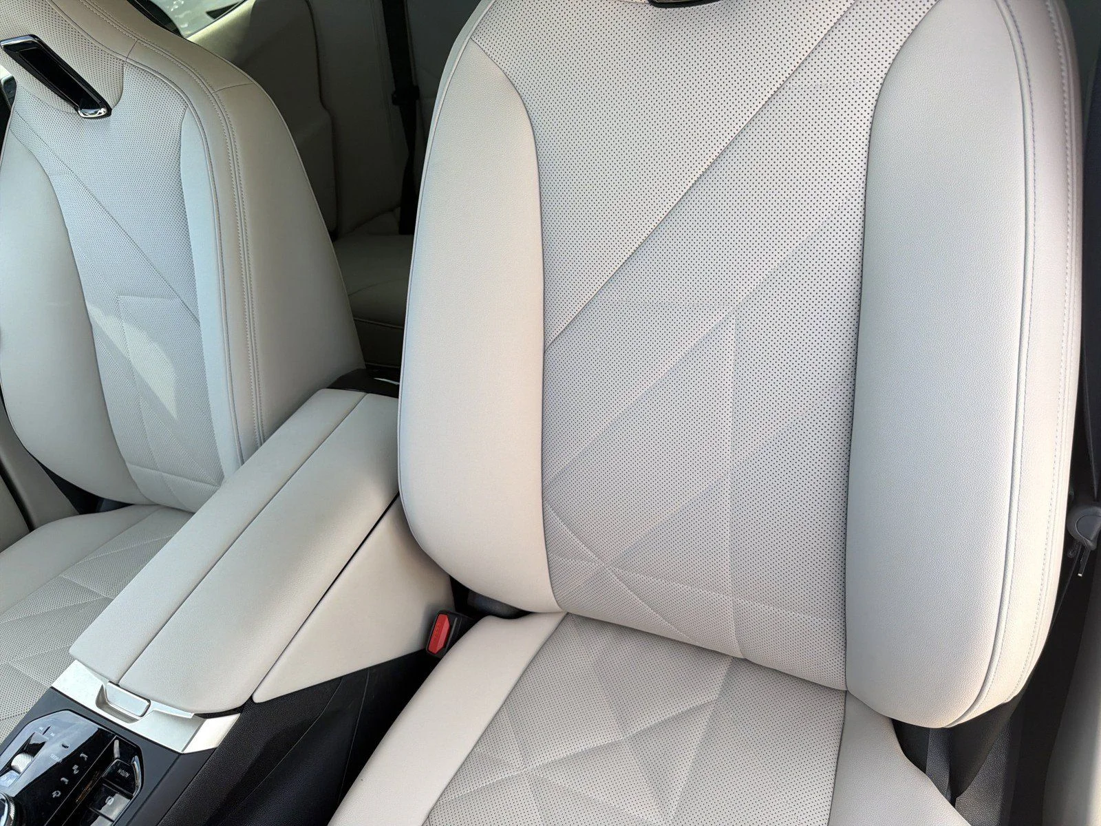 Certified Used 2024 Blue BMW xDrive50 image 22