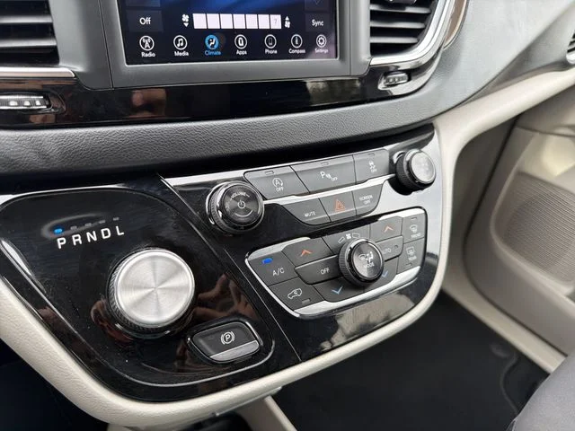 Used 2018 Black Chrysler Touring Plus image 25