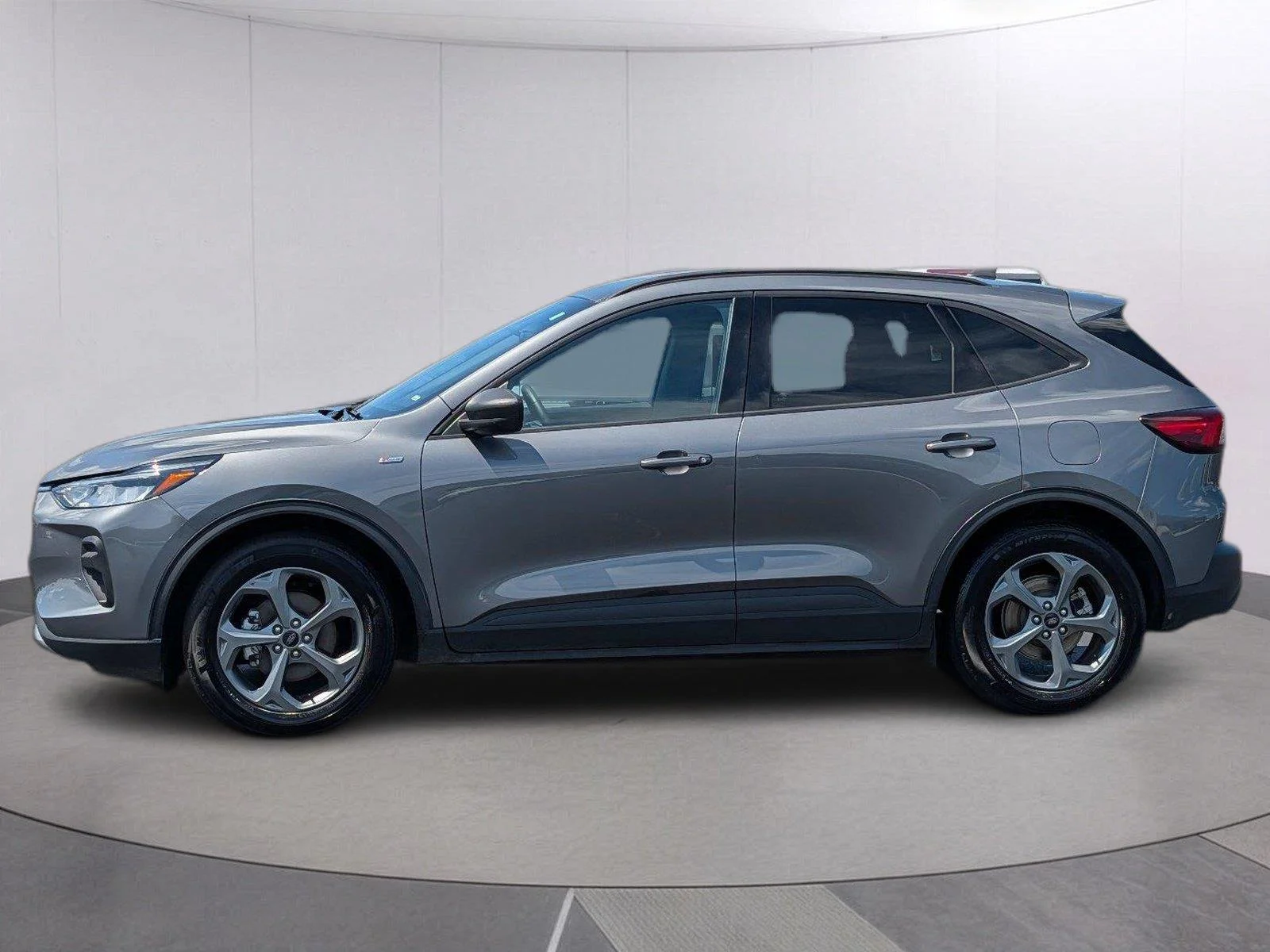 Used 2025 Carbonized Gray Ford ST-Line image 2