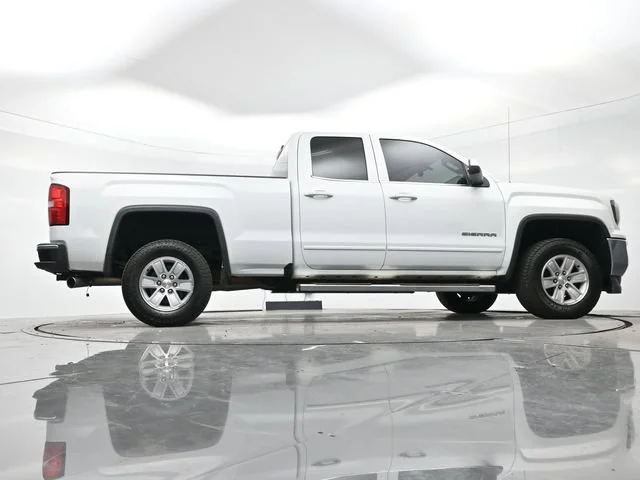 Used 2017 SUMMIT WHITE GMC SLE image 16
