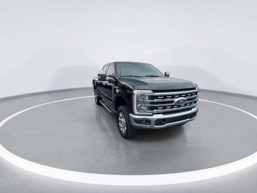 Used 2025 Black Ford Lariat image 3