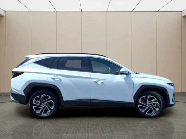 Used 2025 White Hyundai Limited image 7
