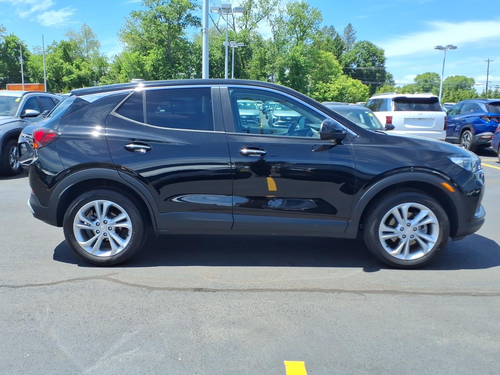 Used 2021 Ebony Twilight Metallic Buick Preferred image 4