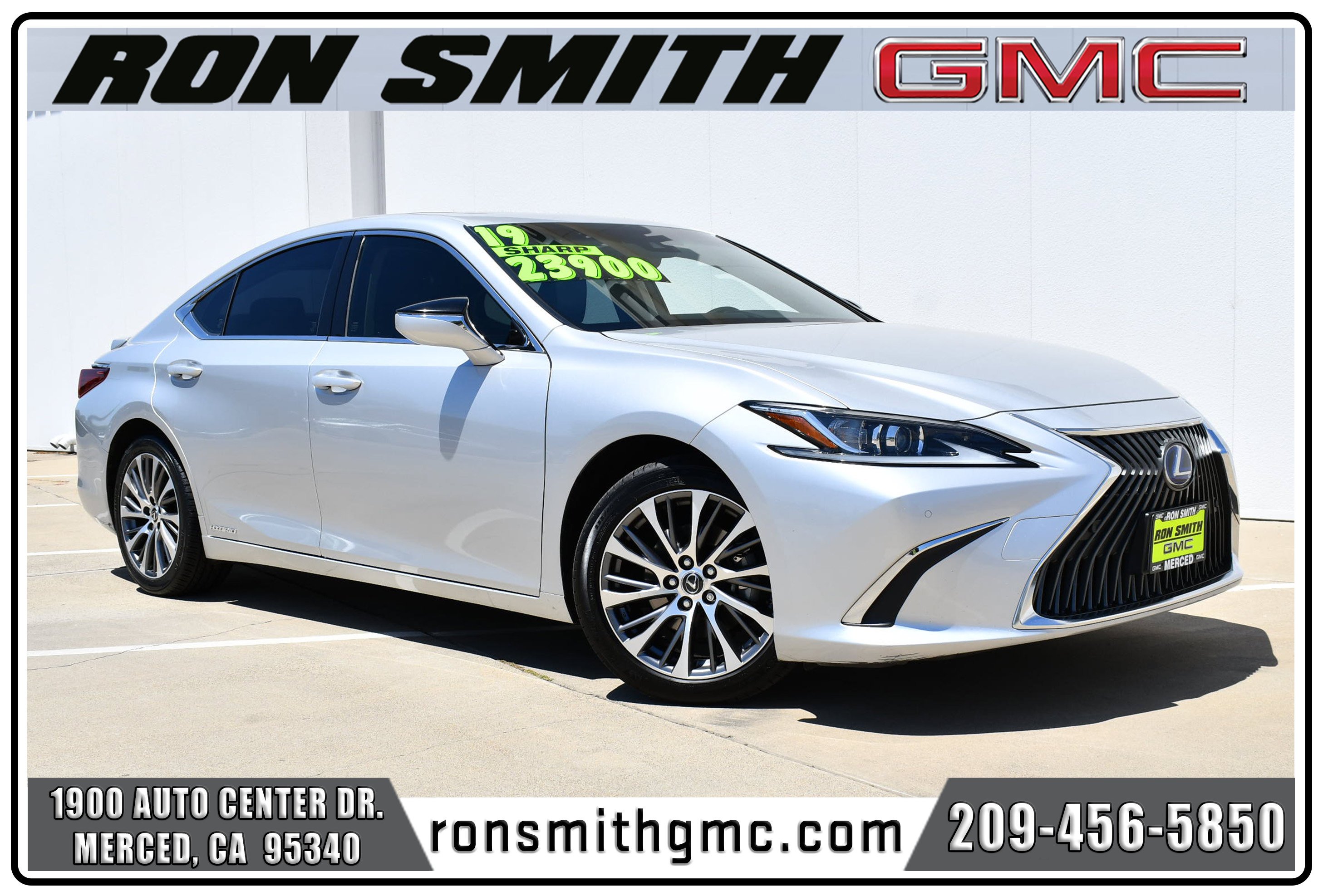 2019 Lexus ES 300h 300h's photo