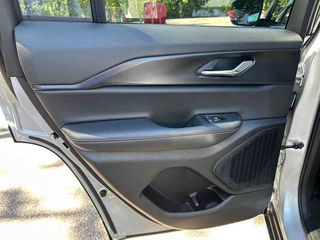 Used 2025 Silver Jeep Altitude image 23