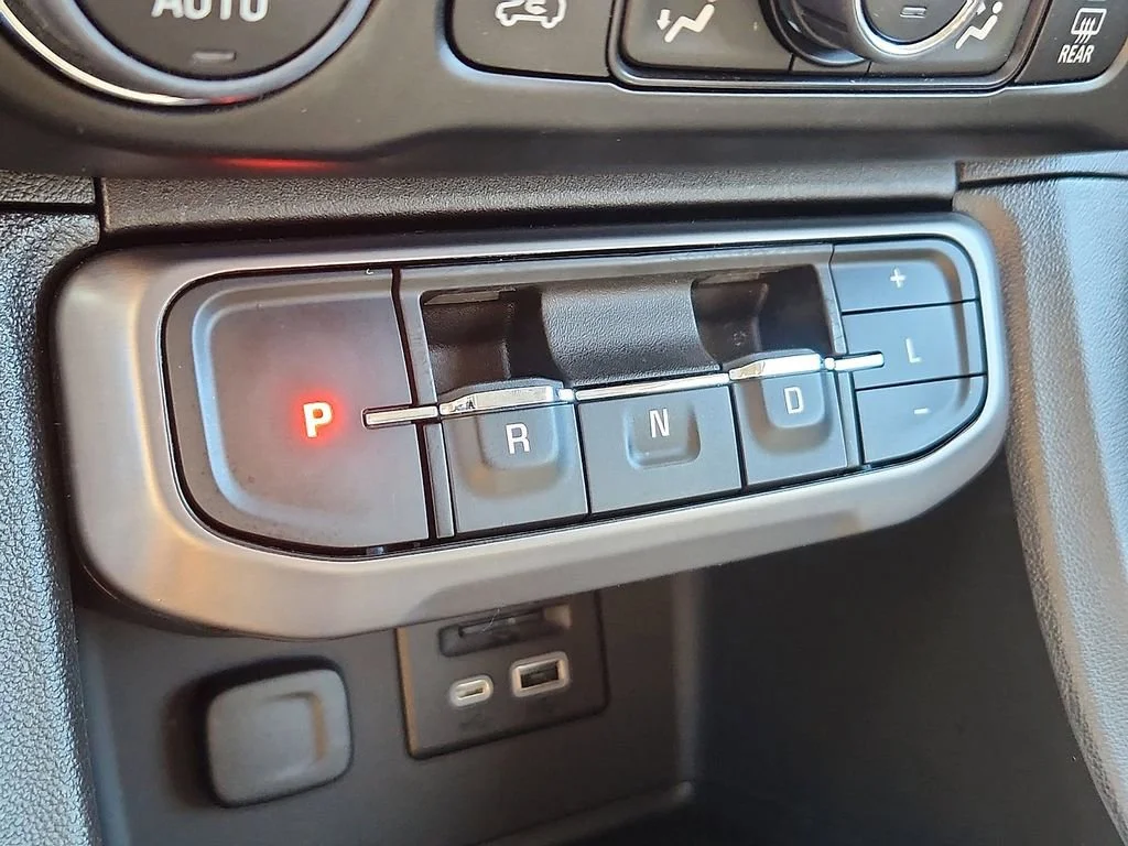 2023 GMC Acadia AT4 - Photo 15