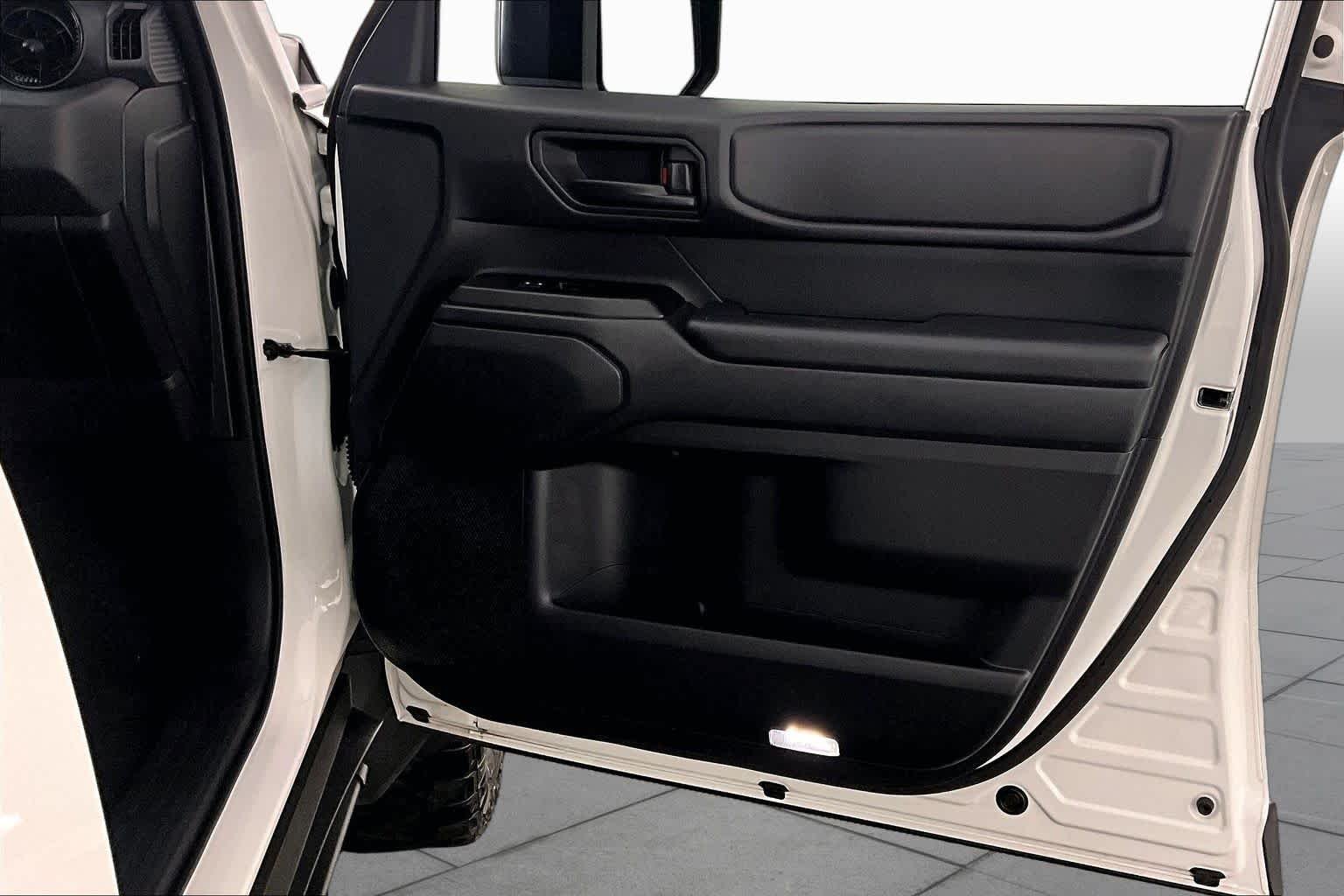 Used 2025 Ice Cap Toyota 1958 image 22