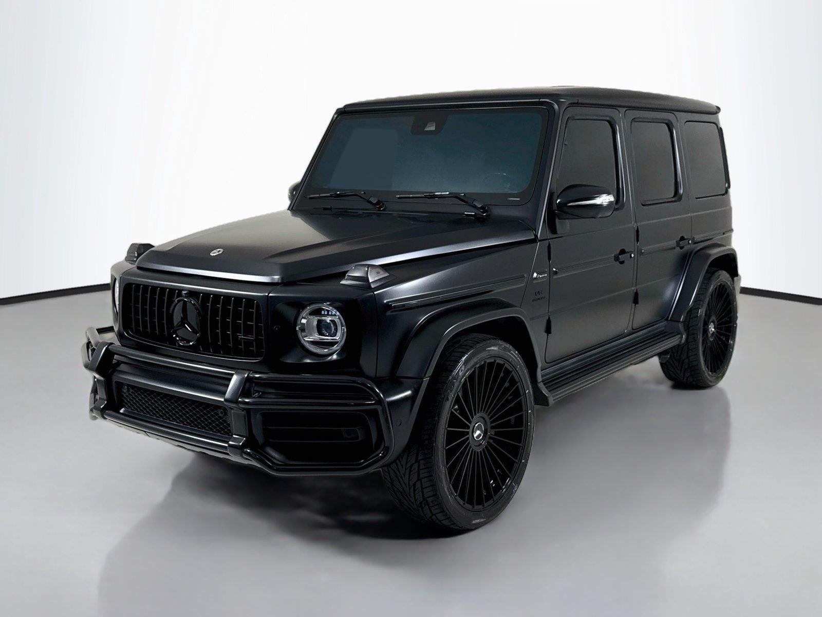 Used 2024 Obsidian Black Mercedes-Benz AMG® G 63 | Exclusive Int Pkg | Carbon Fiber Trim image 9