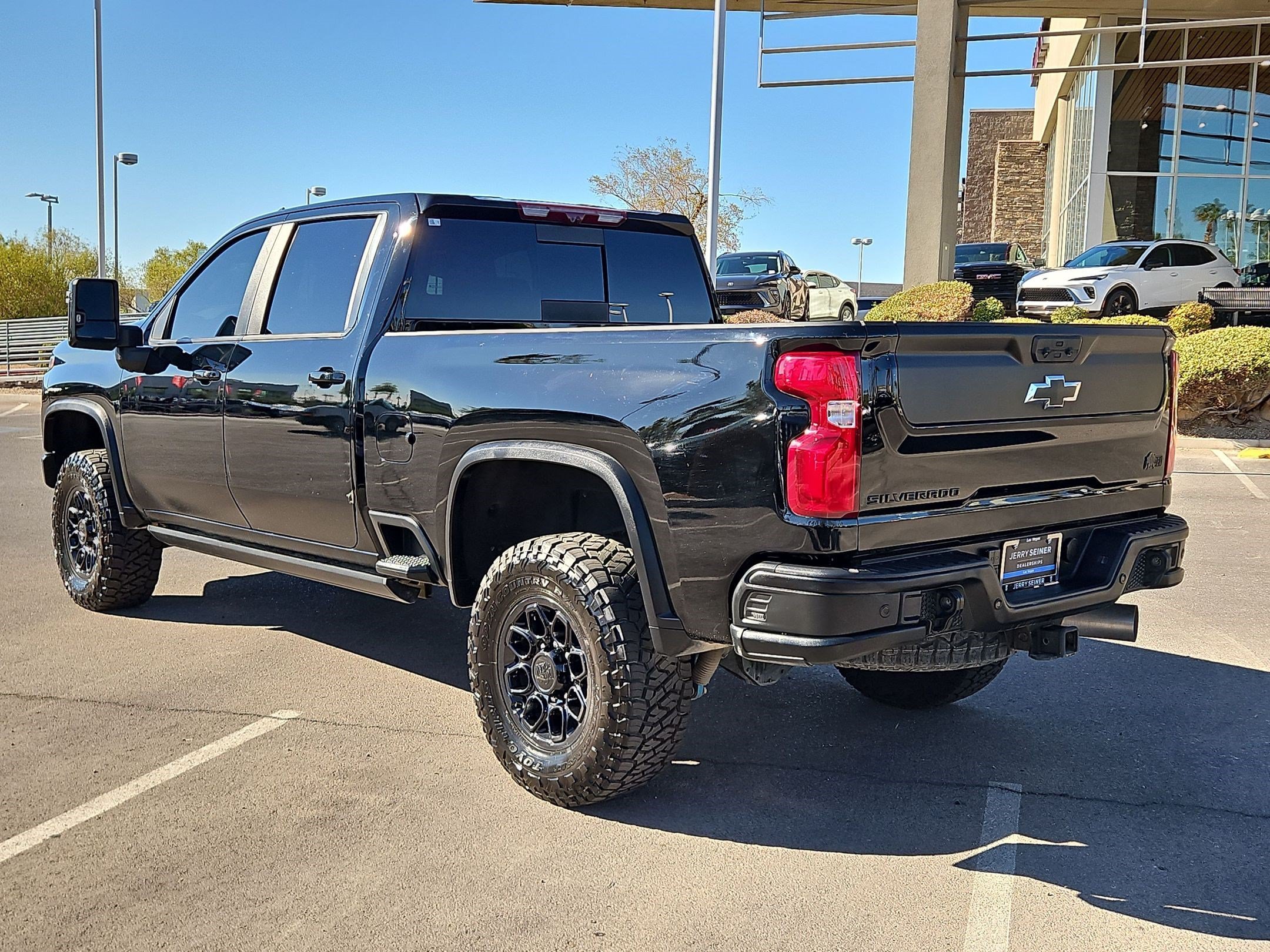 2024 Chevrolet Silverado 2500HD ZR2 - Photo 3