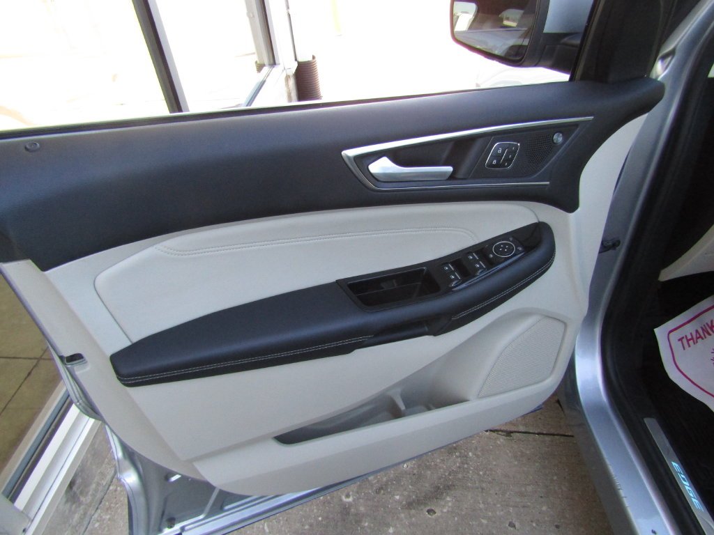 Used 2020 Silver Ford Titanium image 21