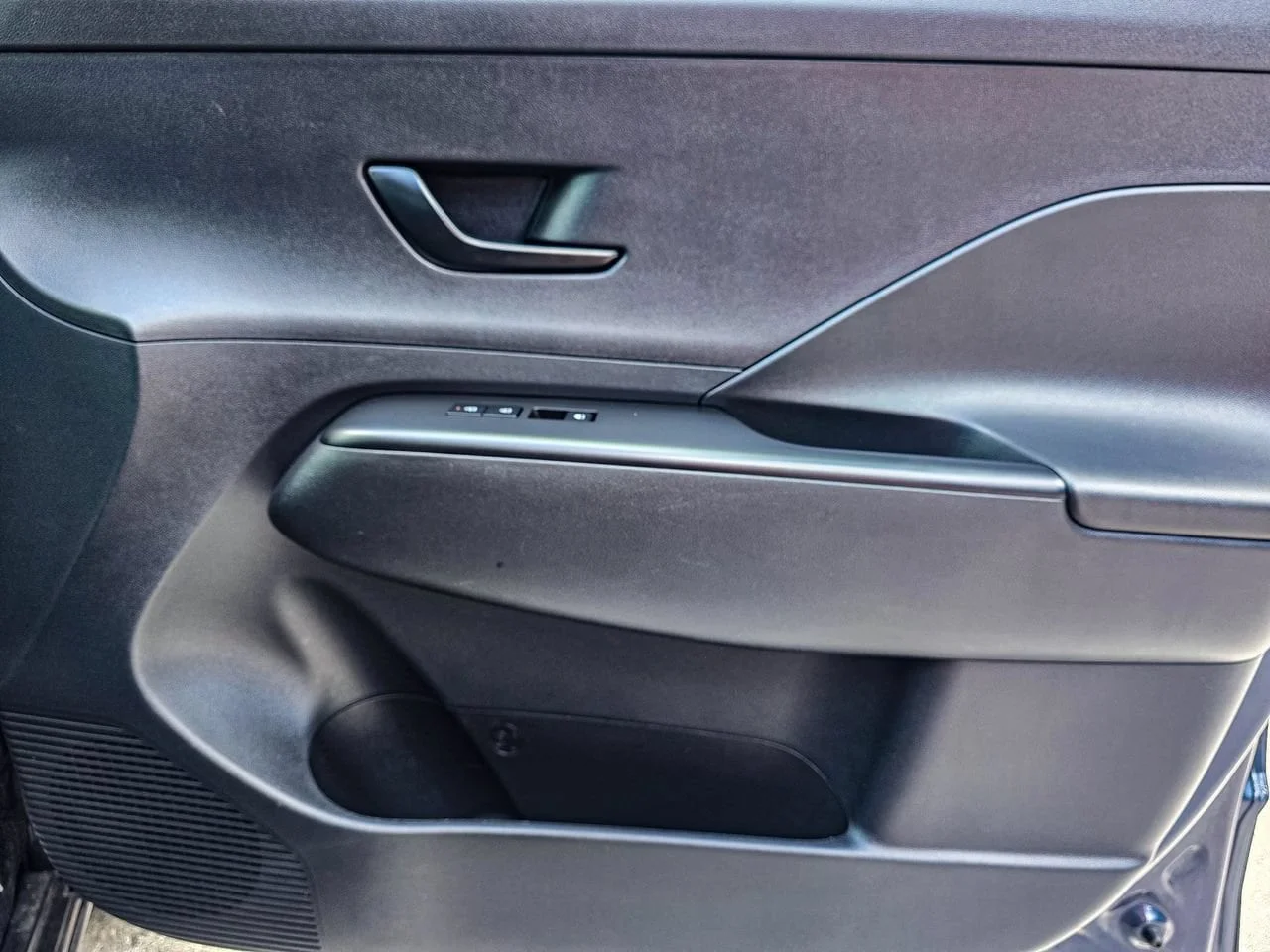 Used 2025  Hyundai SEL image 36