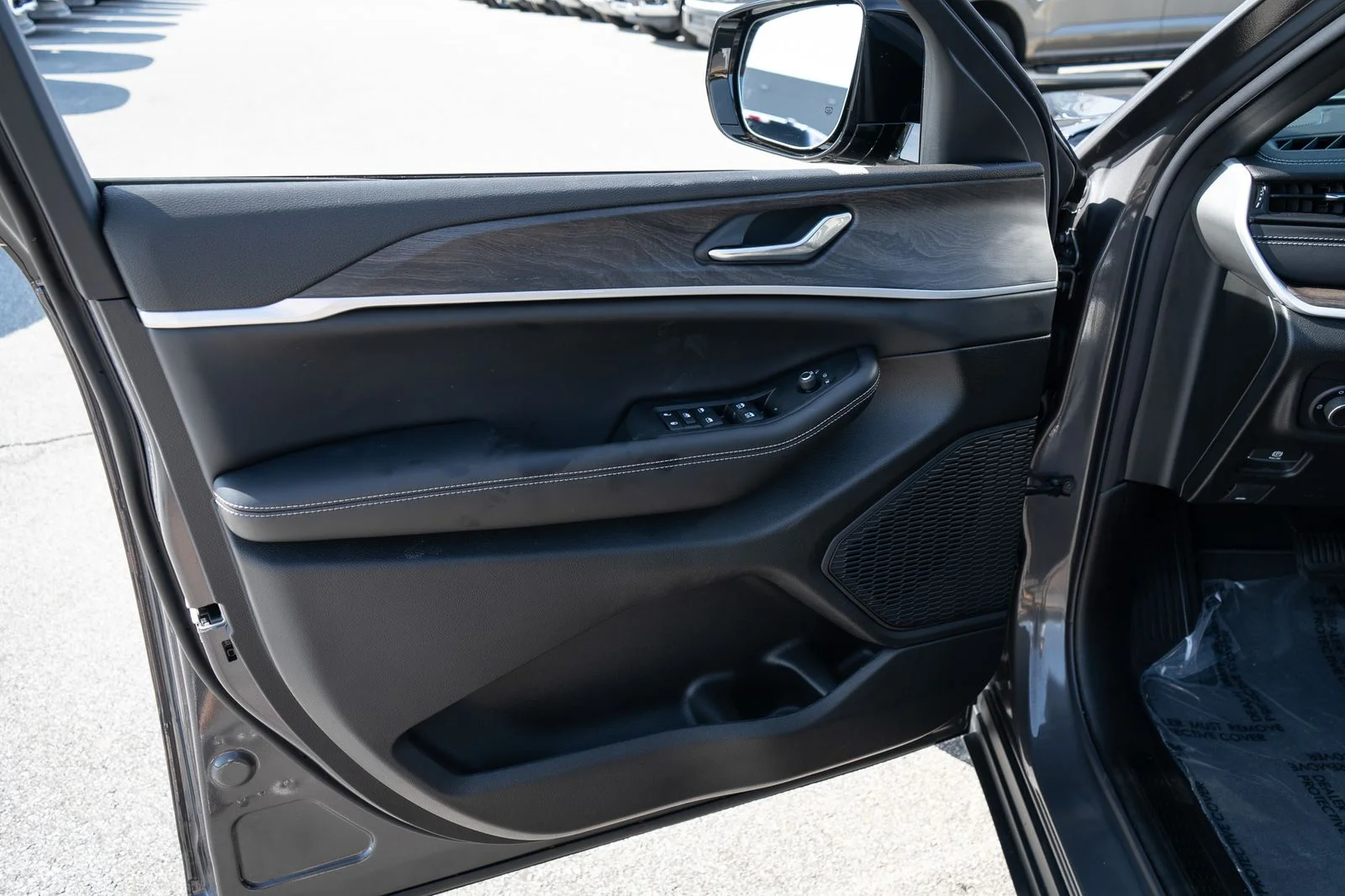 New 2026 Gray Jeep Altitude image 17