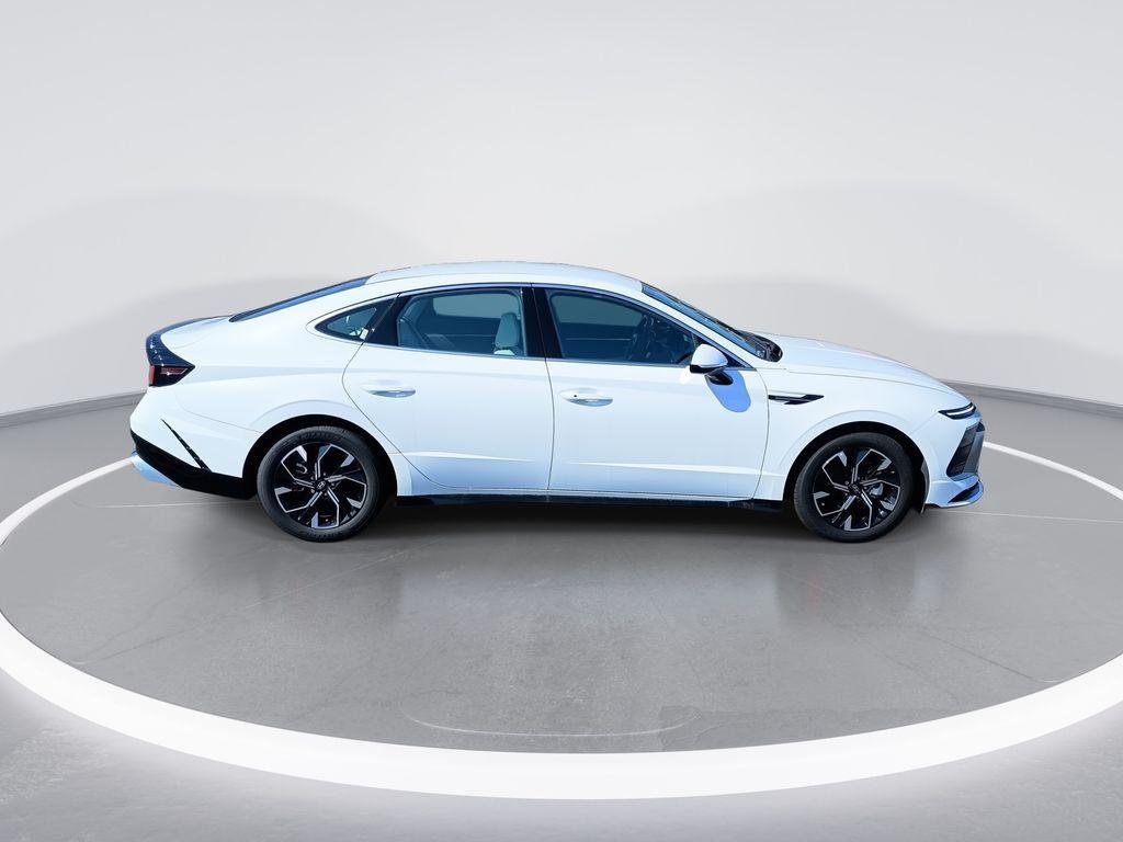 2025 Hyundai Sonata SEL - Photo 9