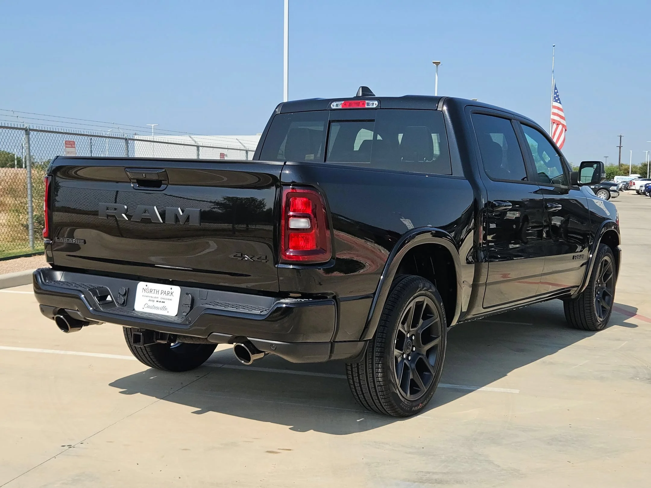 New 2027 Diamond Black Crystal Pearl-Coat Exterior Paint RAM Laramie image 3