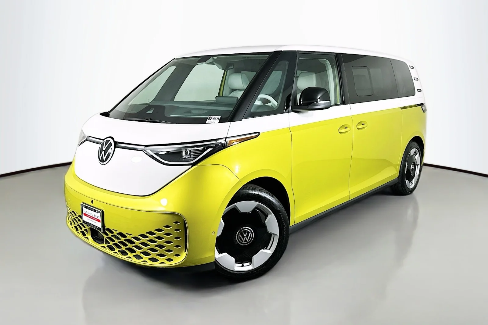 2025 Volkswagen ID. Buzz Pro S Plus 4Motion Two-Tone's photo