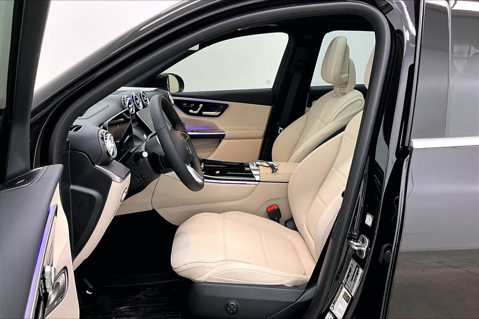 New 2026 Obsidian Black Metallic Mercedes-Benz GLC 300 image 9