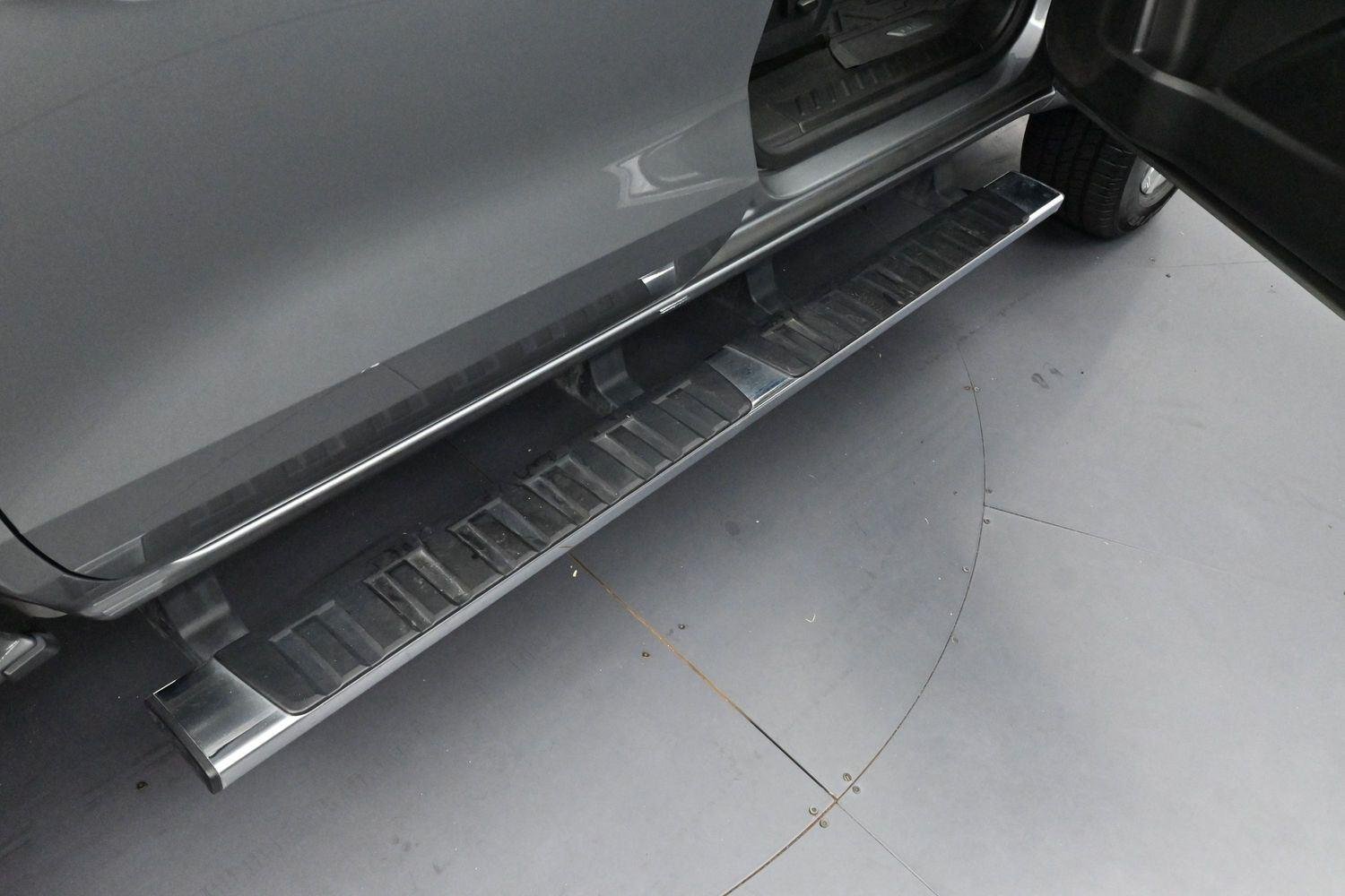 Used 2023 Sterling Metallic GMC Denali image 9