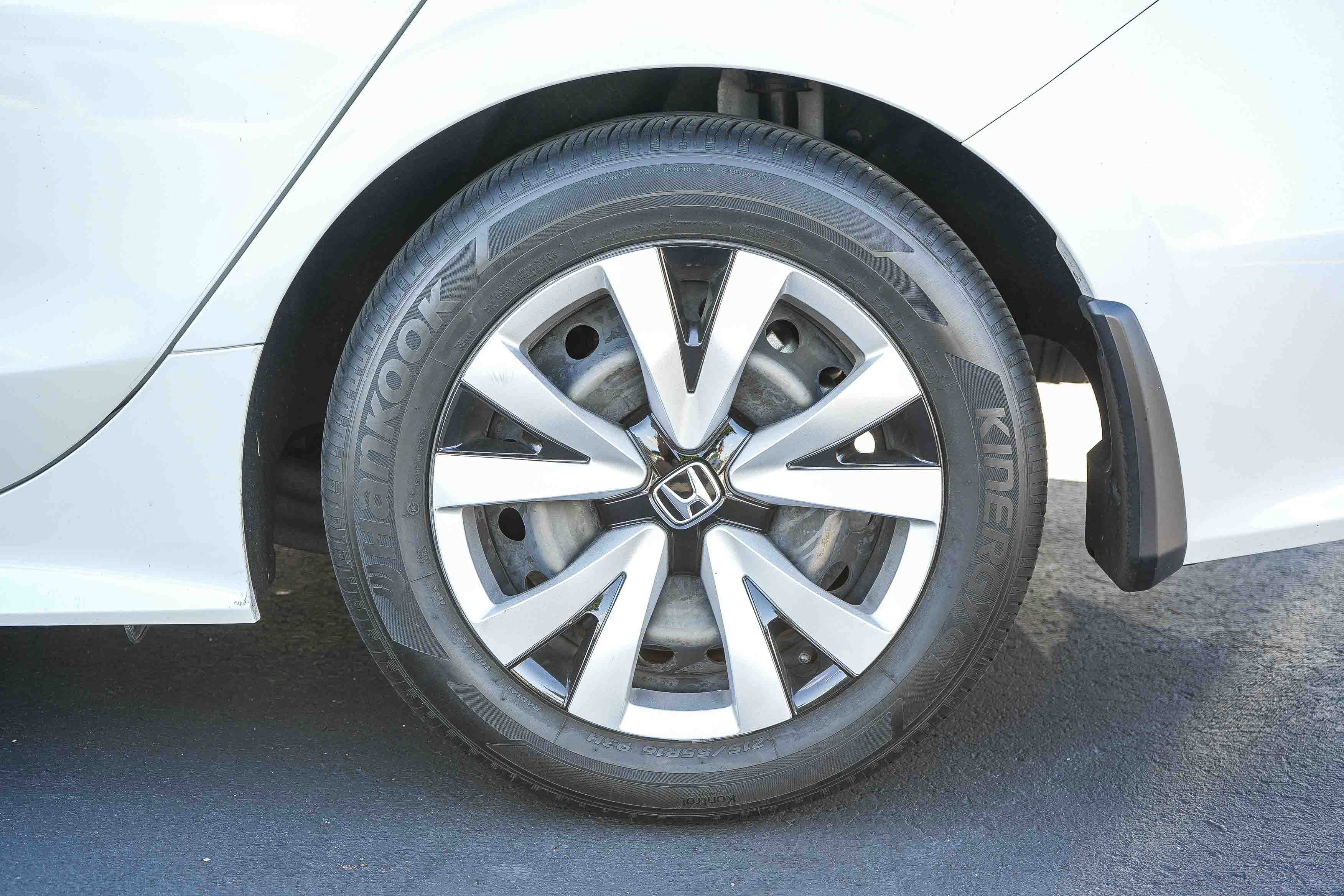 Certified Used 2024 Platinum White Pearl Honda 2.0L 4D LX image 10