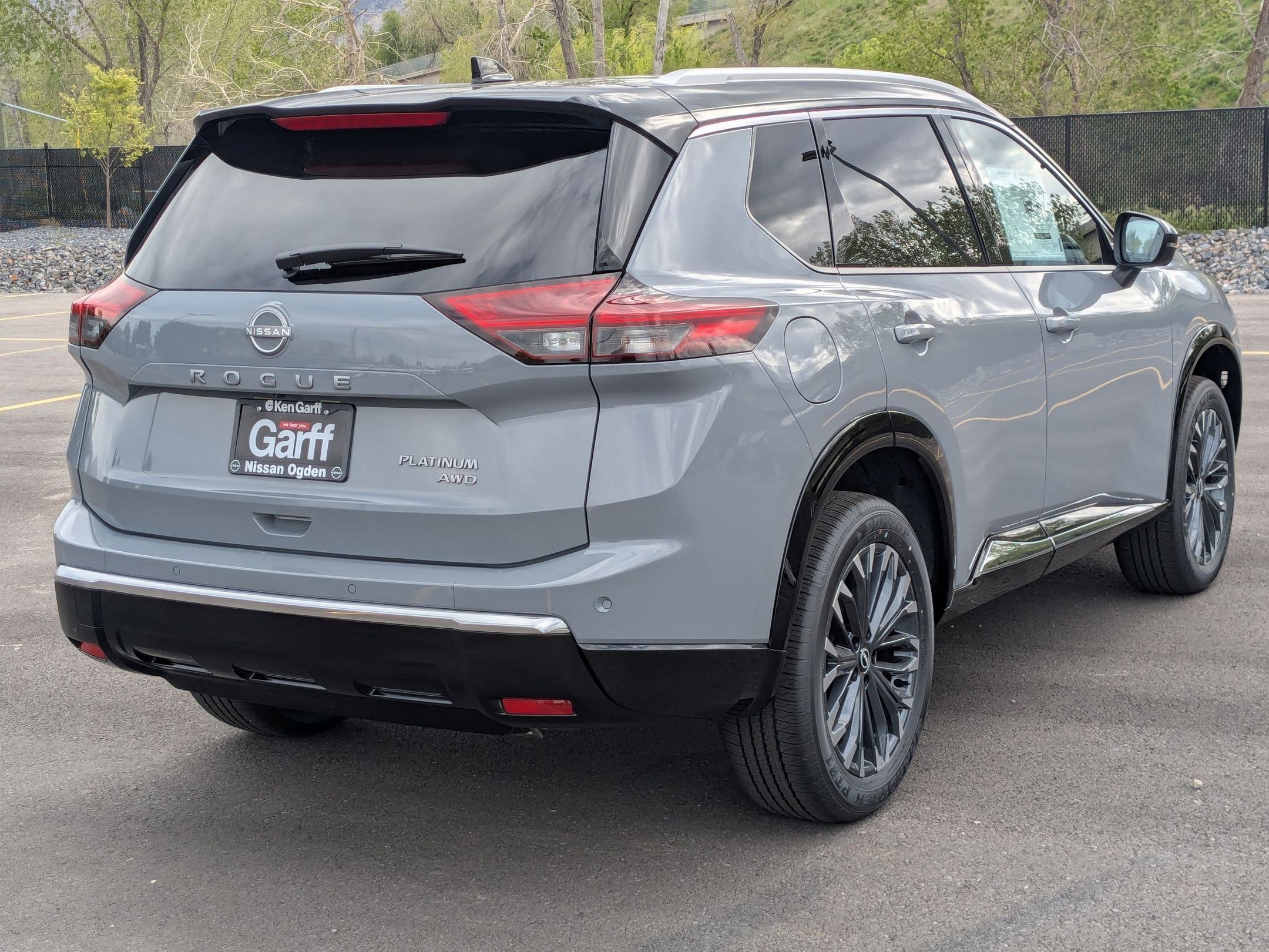 New 2026 Boulder Gray Pearl/Super Black Nissan Platinum image 3