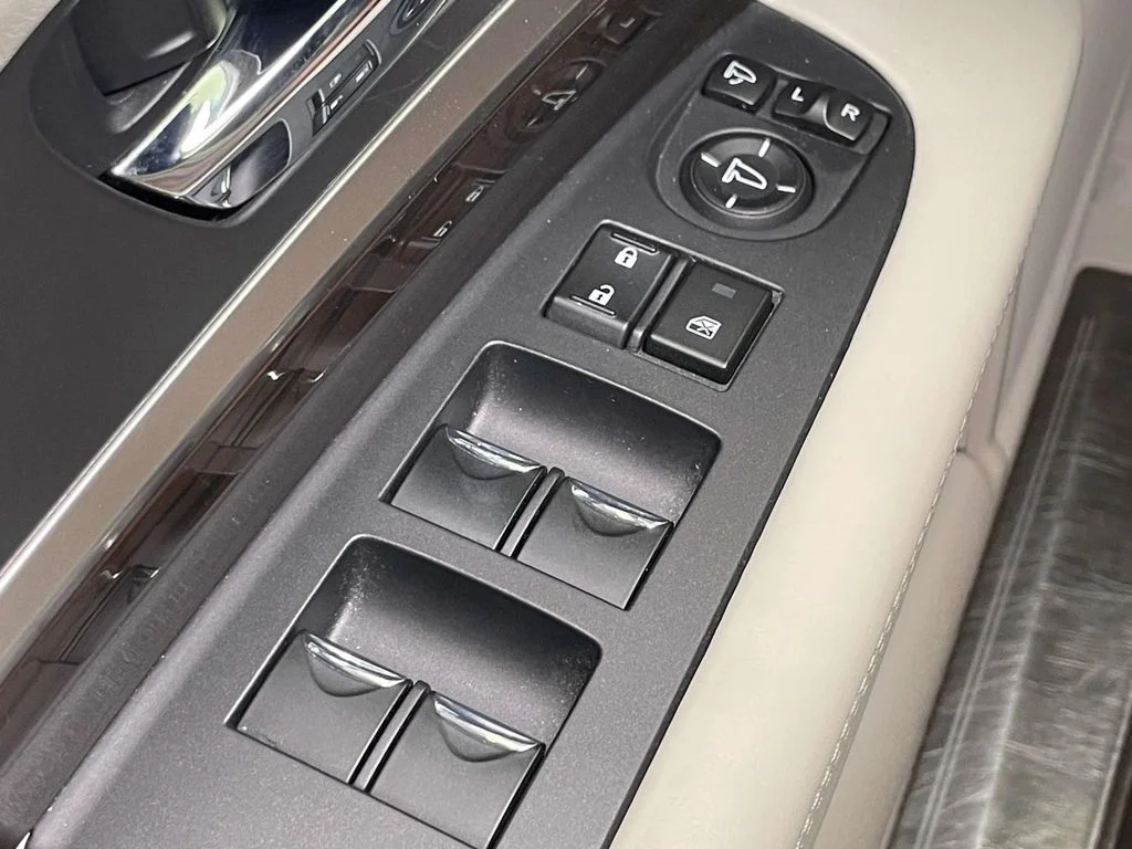 Used 2016 White Acura Base image 30