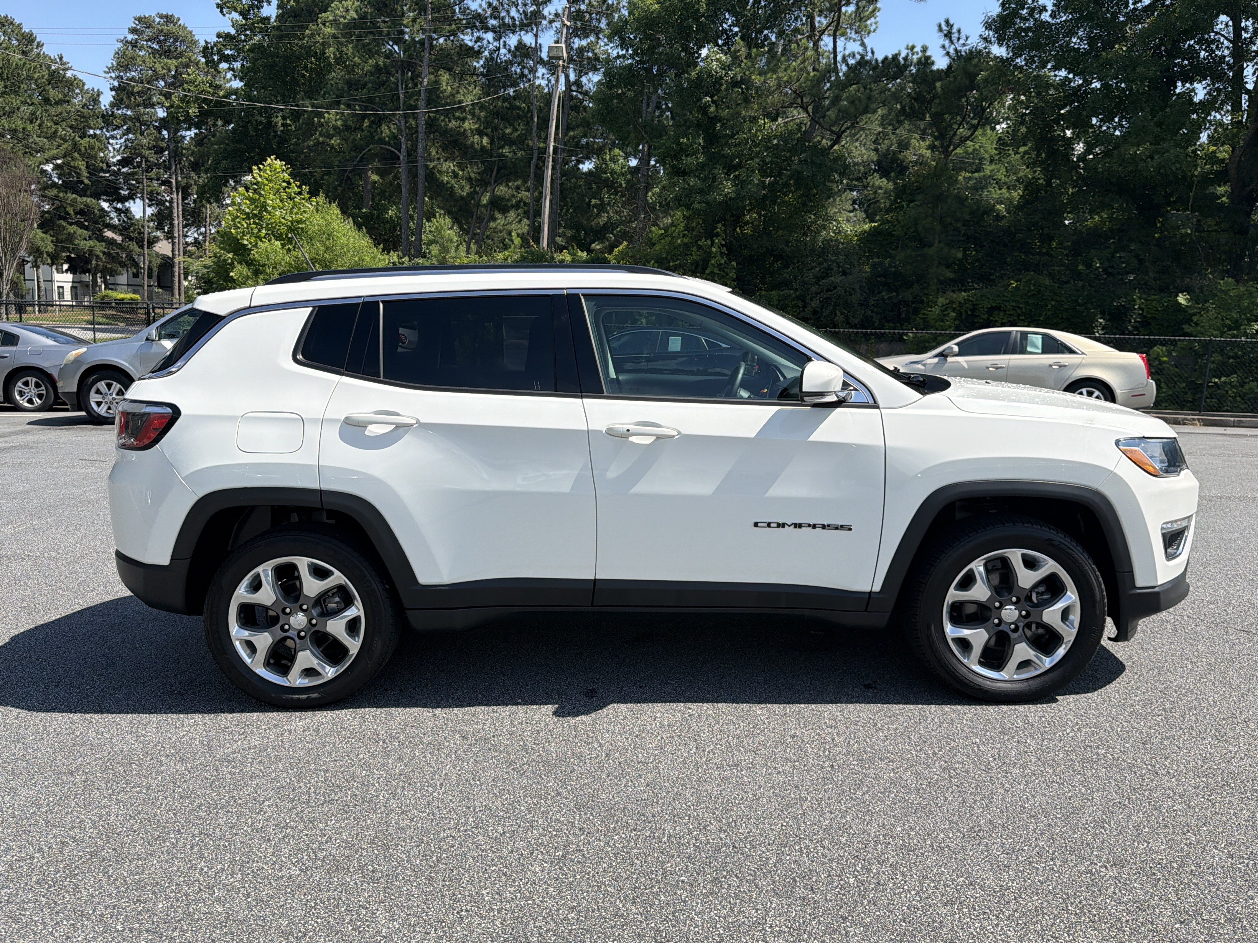 Used 2019 White Clearcoat Jeep Limited image 9