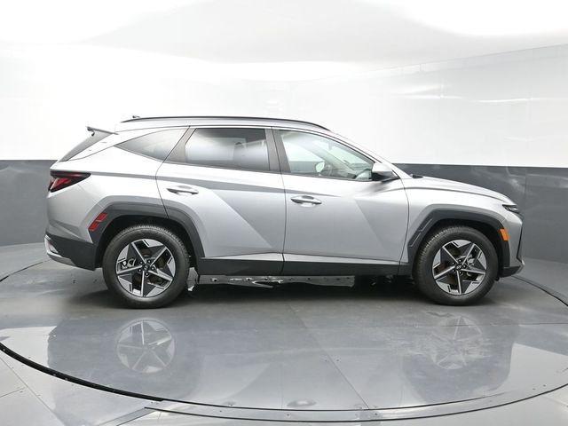 Used 2025 Silver Hyundai SEL image 8