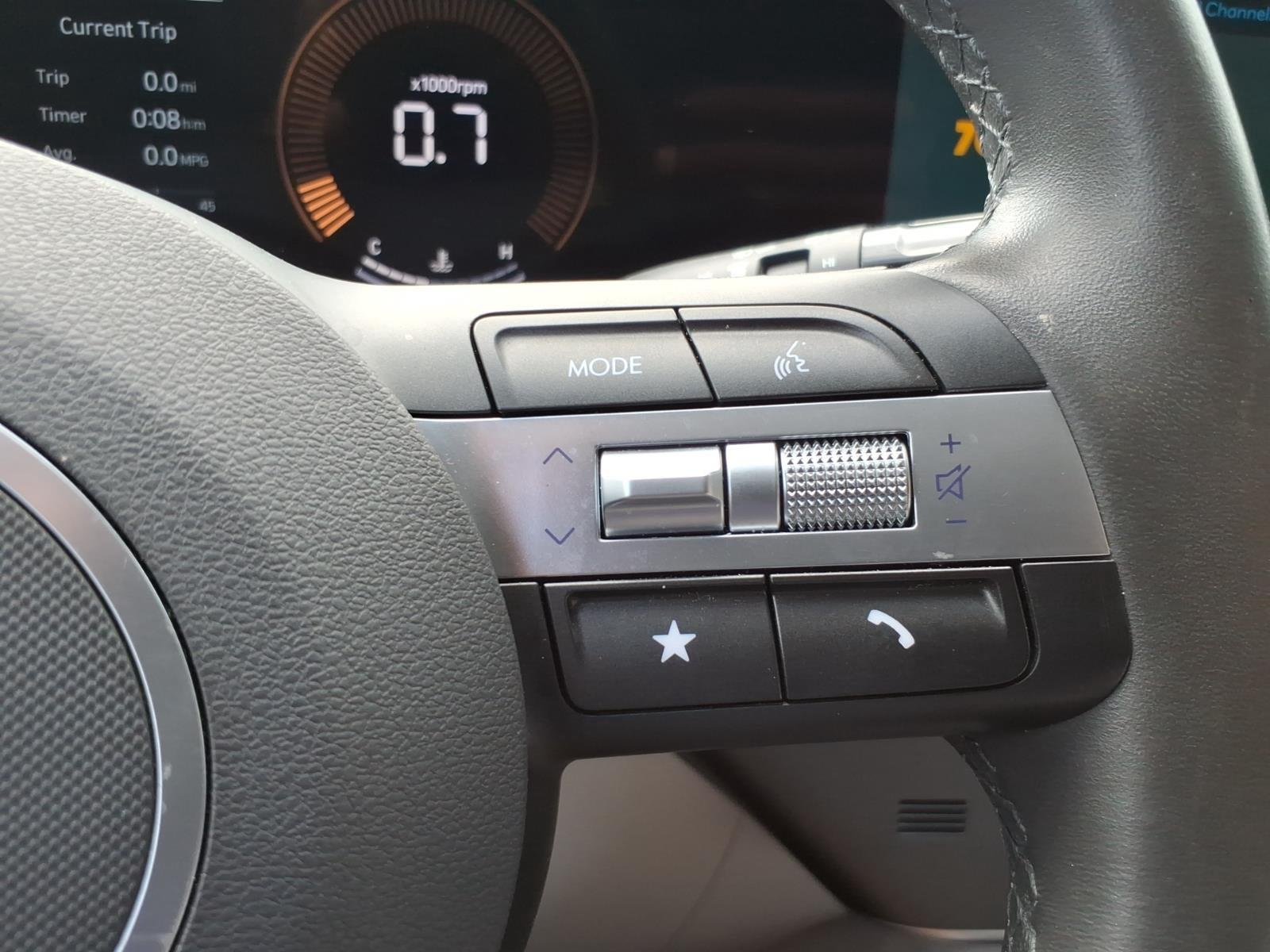 Used 2025 Abyss Black Pearl Hyundai SEL image 16