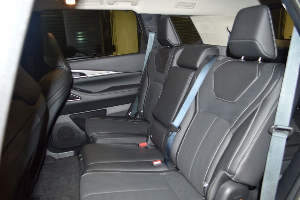 Used 2026 Graphite Shadow INFINITI LUXE image 37