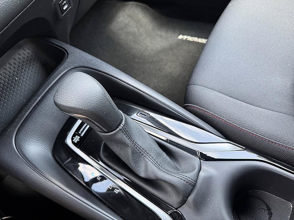 Used 2025 Ice Toyota SE image 18