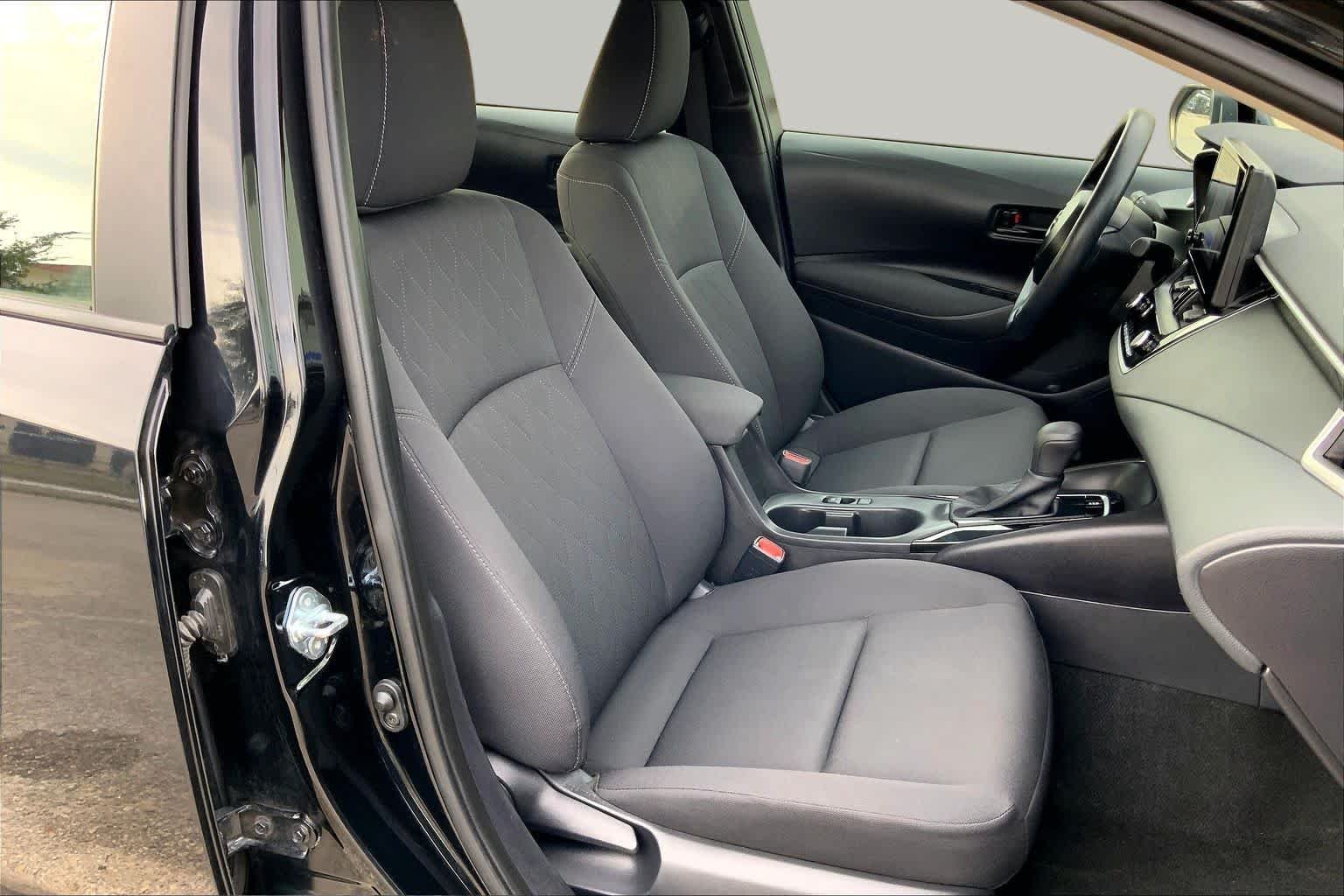 Used 2025 Midnight Black Metallic Toyota LE image 9