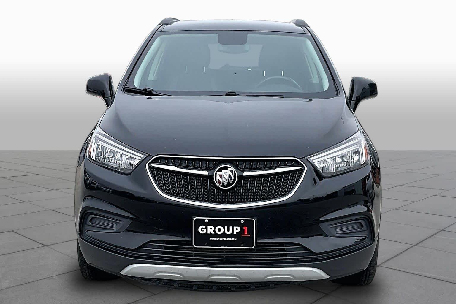 Used 2022 Ebony Twilight Metallic Buick Preferred image 4
