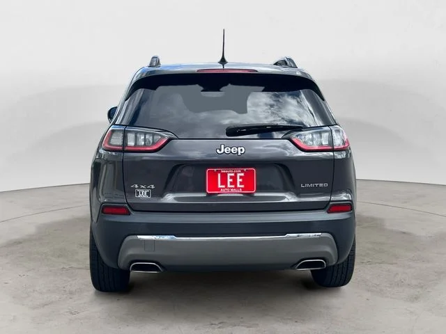 Used 2022 Gray Jeep Limited image 4