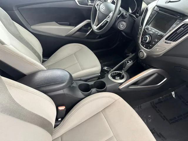 Used 2014 Red Hyundai Base image 25