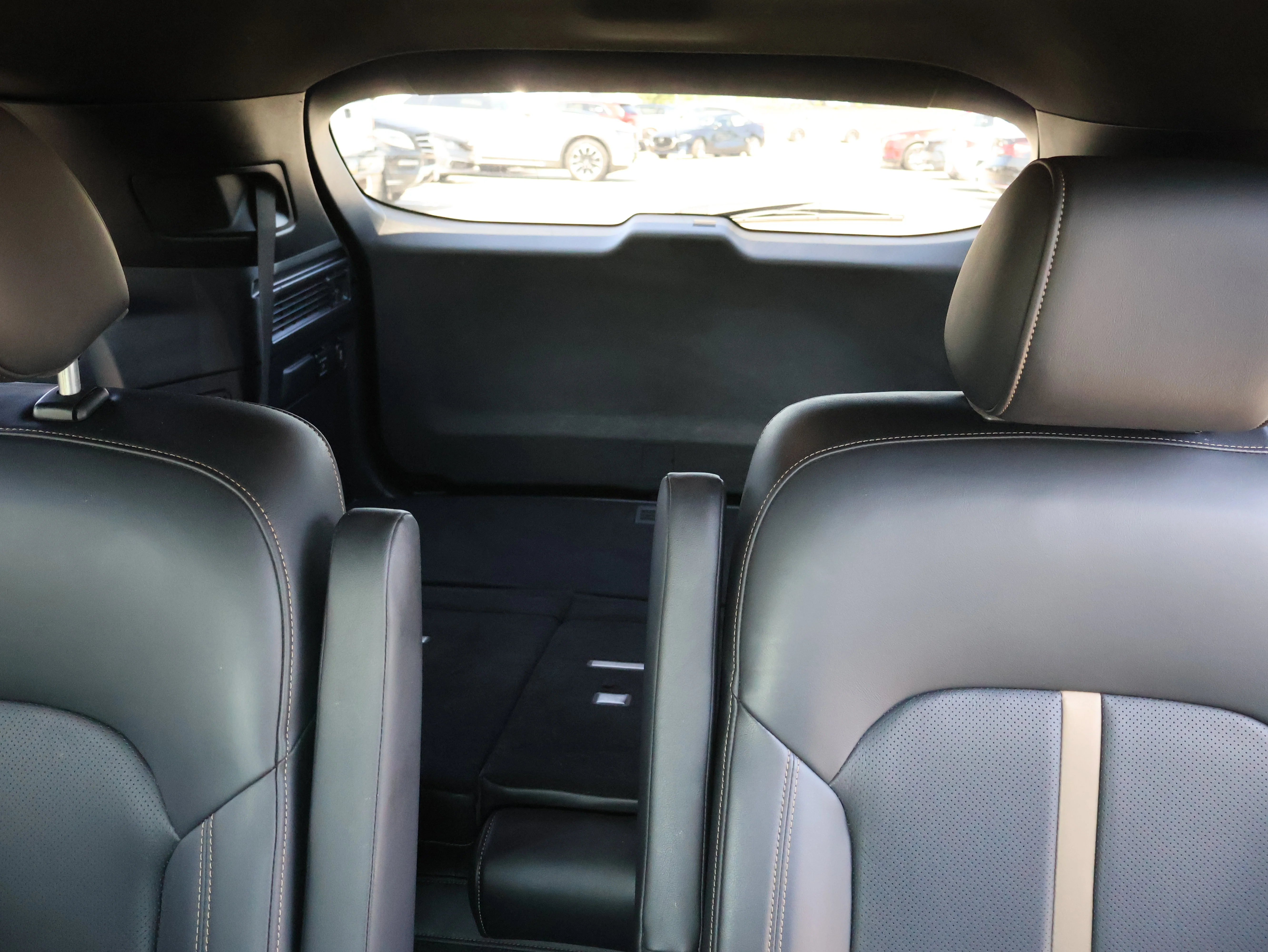 Used 2024 Platinum Quartz Mazda 3.3 Turbo Premium Plus image 22