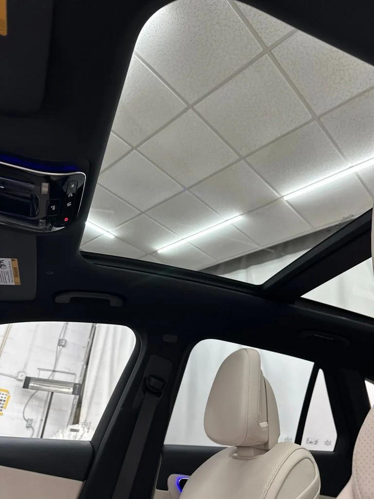 New 2027 White Mercedes-Benz GLC 300 image 21