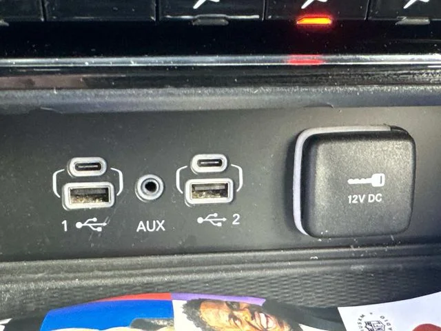 Used 2023 Black Jeep Altitude image 47