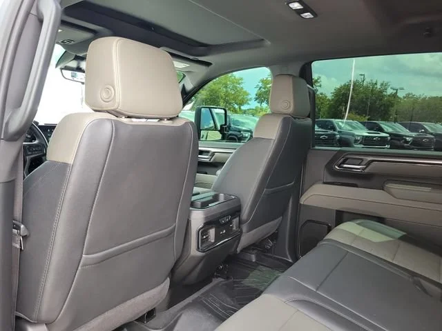 2025 Chevrolet Silverado 2500HD ZR2 - Photo 20
