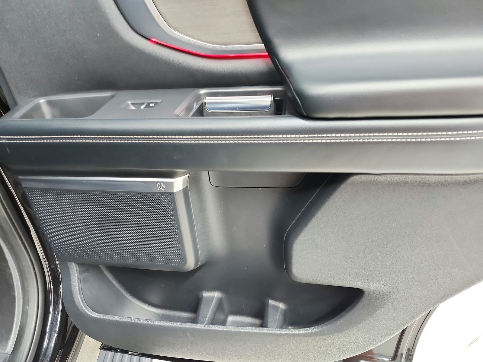 Used 2025 Agate Black Ford Platinum image 53
