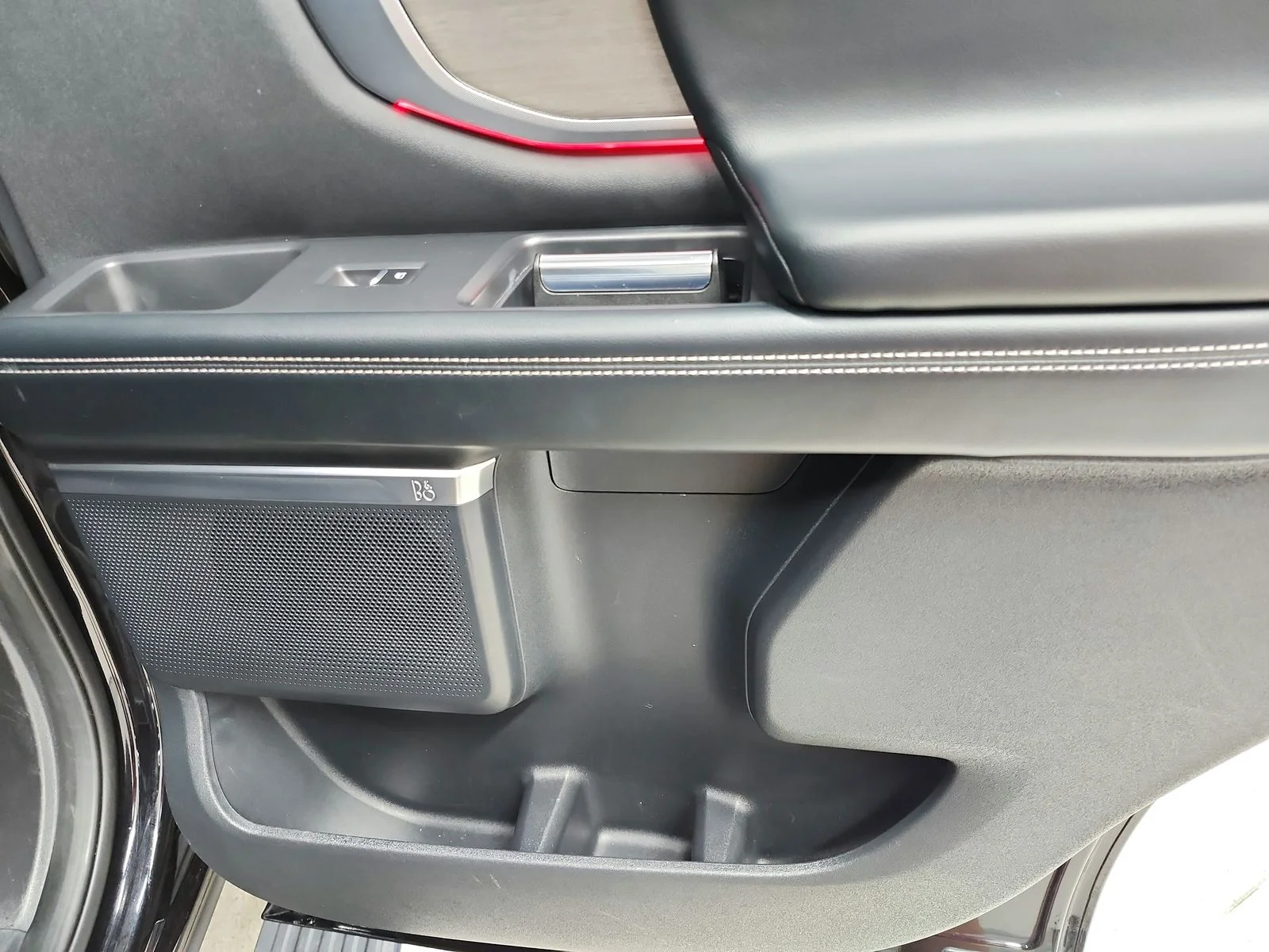 Used 2025 Black Ford Platinum image 53