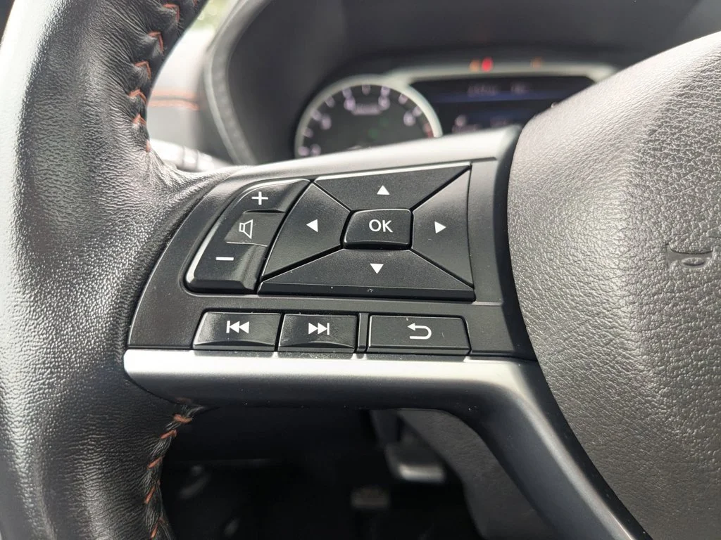 Used 2021 Electric Blue Metallic Nissan SR image 22