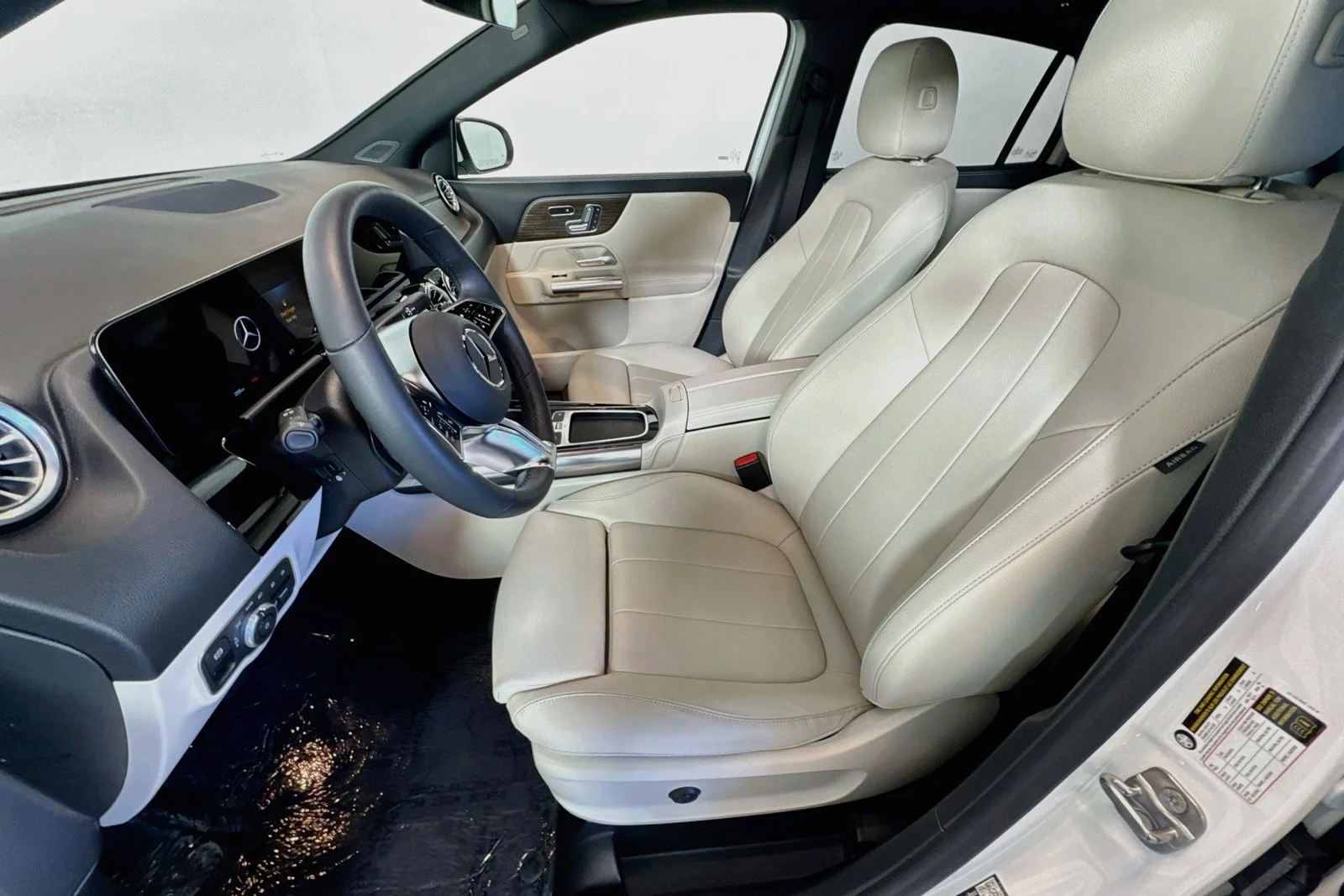 Used 2026 Polar White Mercedes-Benz GLA 250 image 19