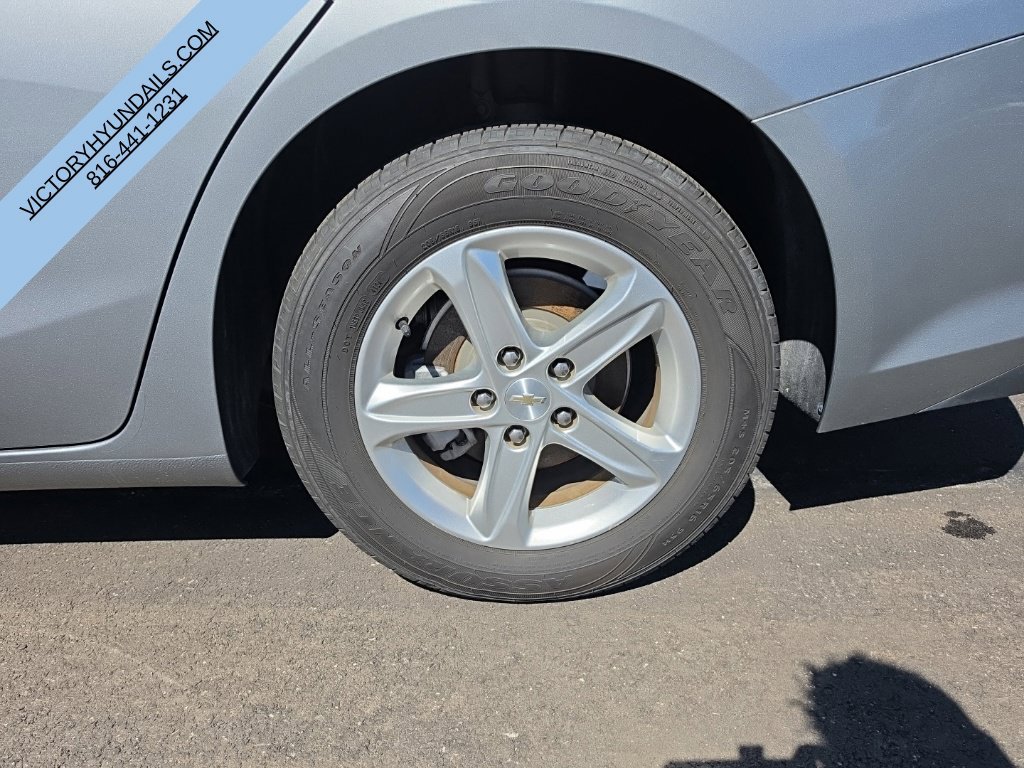 Used 2024 Gray Chevrolet LT image 11